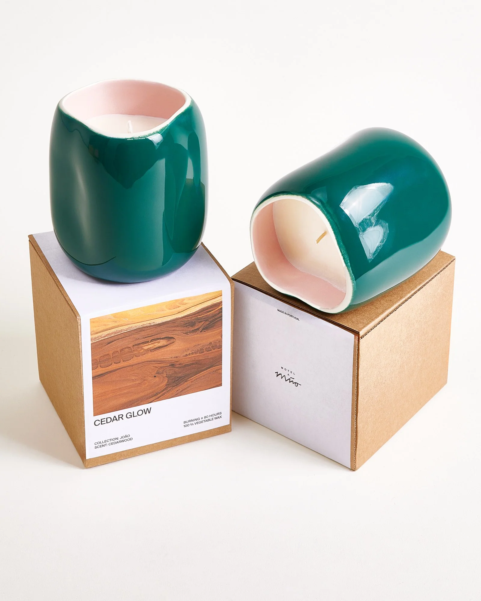 João Duftkerze Cedar Glow dunkelgrün rosé - Image 3