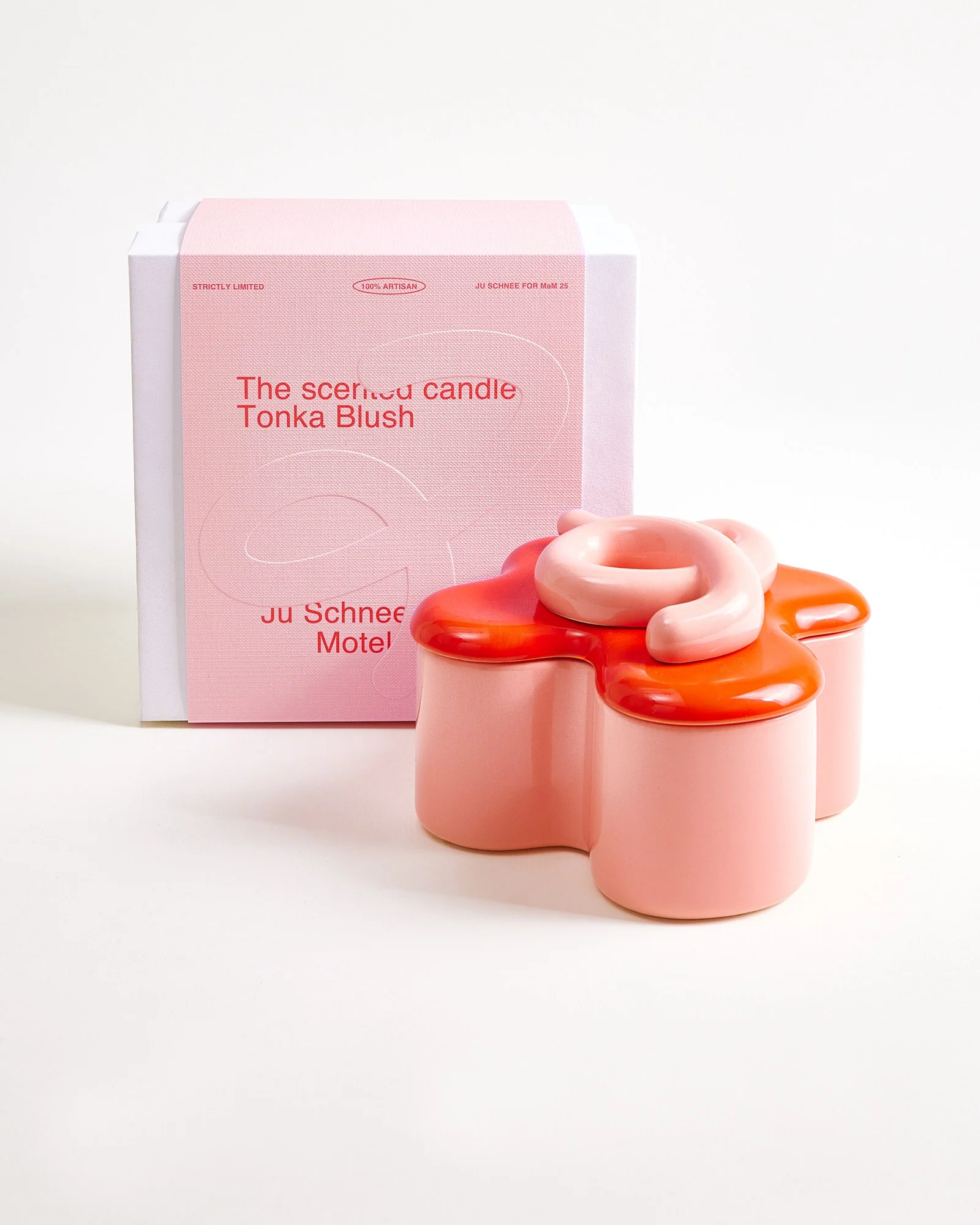 MaM x Ju Schnee Duftkerze Tonka Blush rosa rot