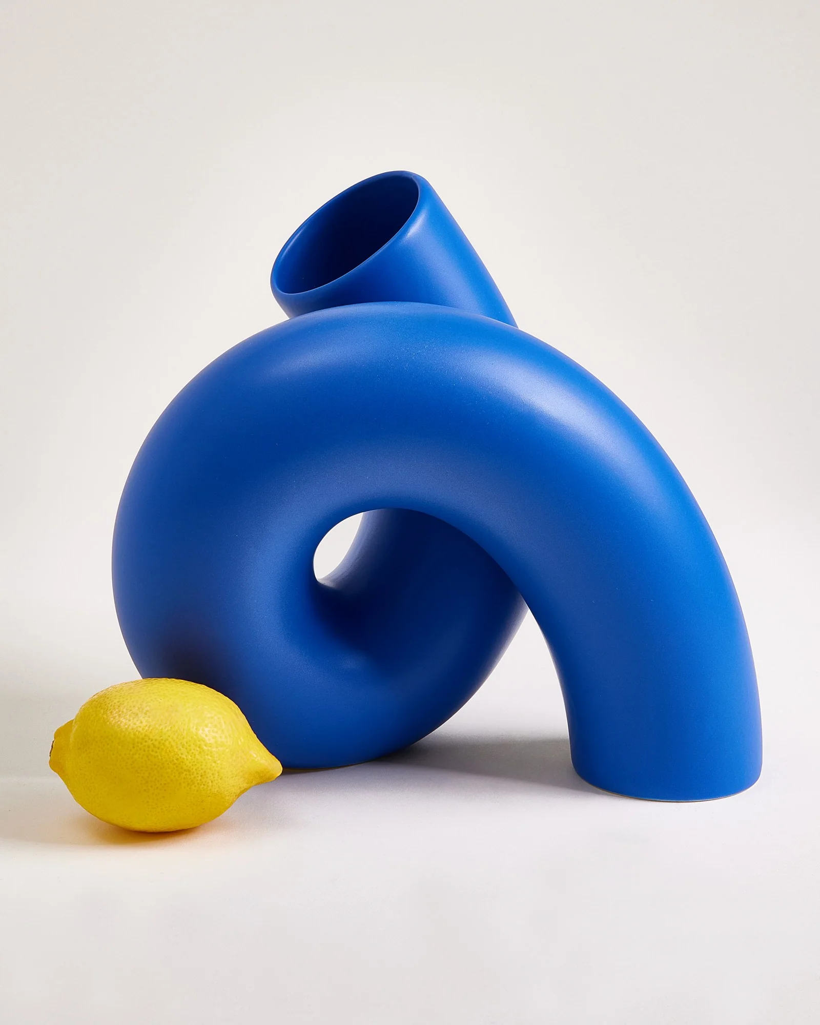 MaM x Ju Schnee Vase L blau - Image 3
