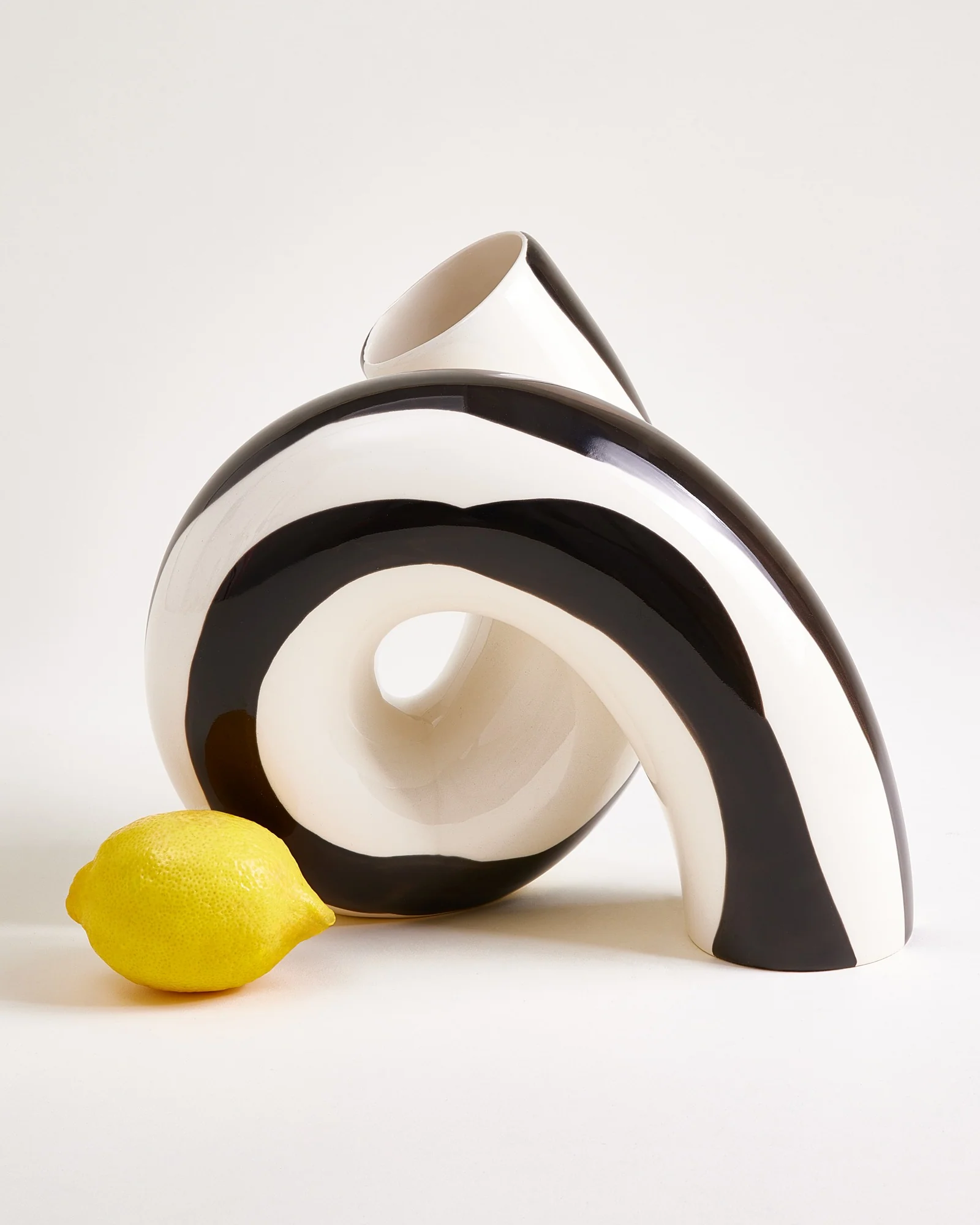 MaM x Ju Schnee Vase L schwarz weiß - Image 3