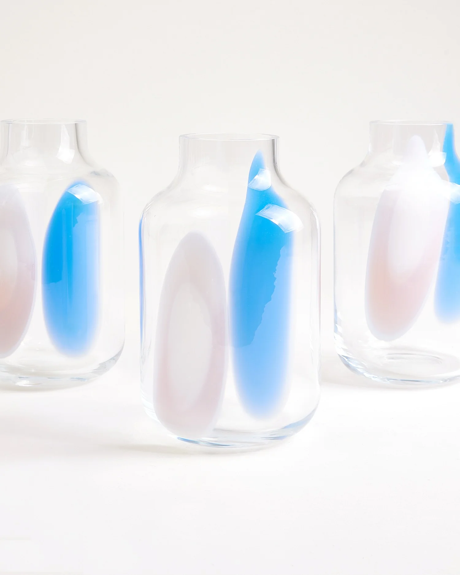 Nuno Glasvase M drops blau weiß - Image 3